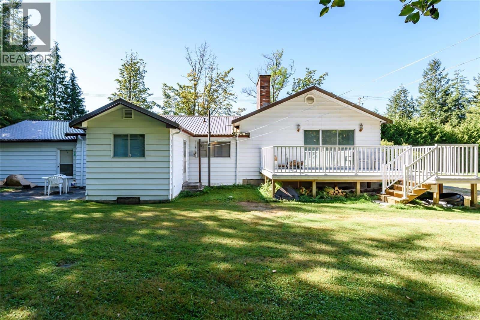 7602 Island Hwy N — Black Creek - Photo 3 of 64