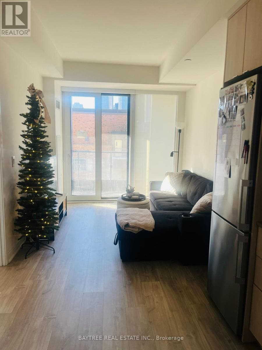 Toronto (Waterfront Communities) — Toronto (Waterfront Communities) - Main photo