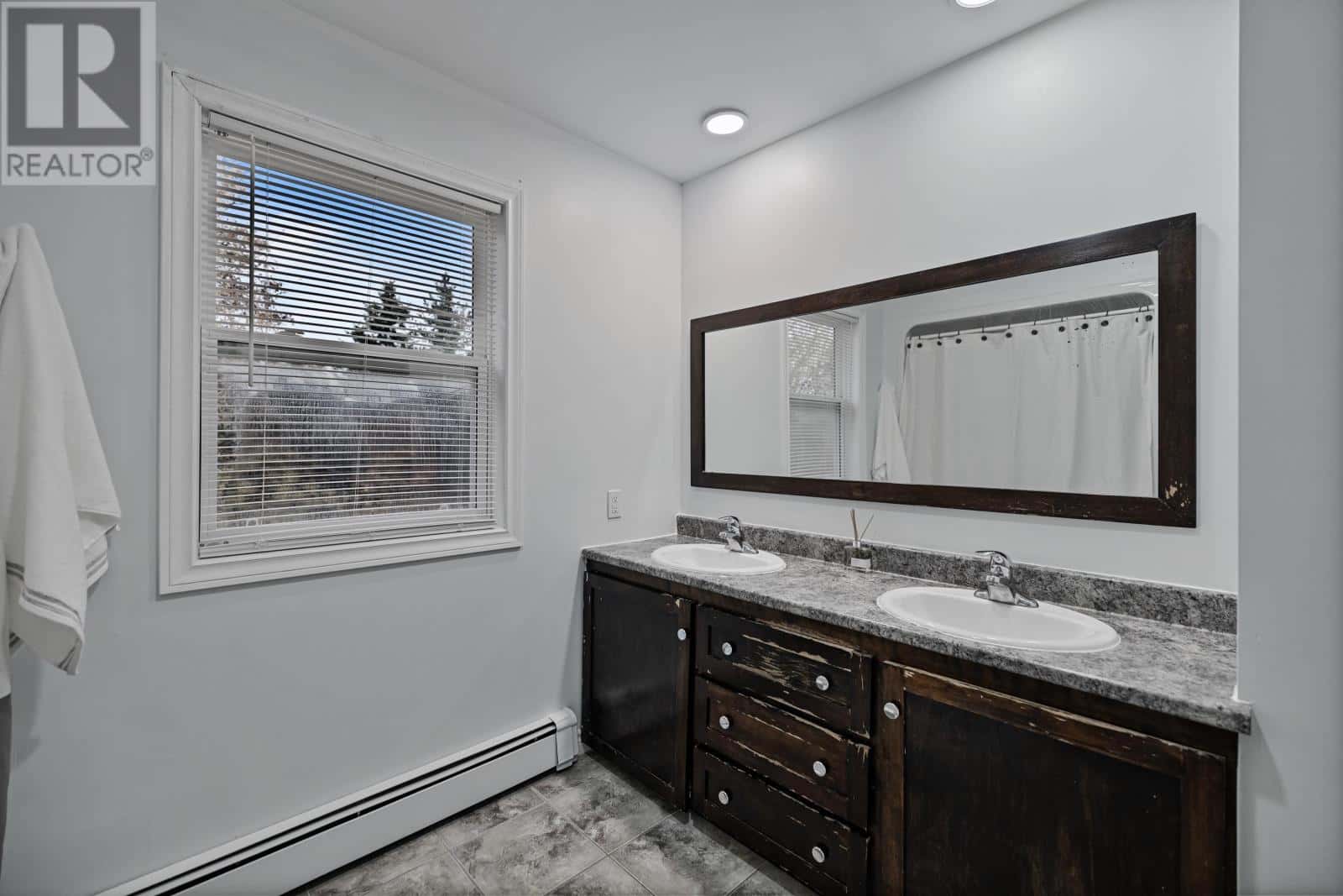 Stratford — Stratford - Photo 4 of 44