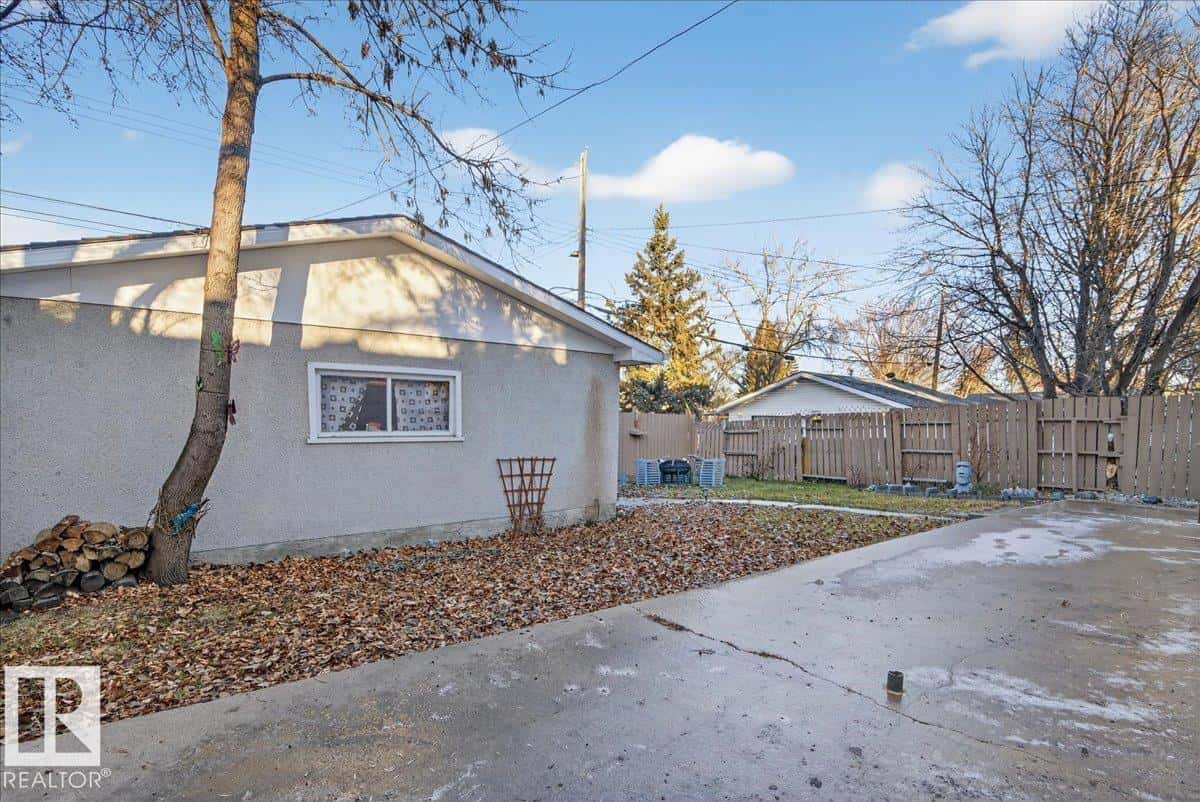 Edmonton — Edmonton - Photo 4 of 48