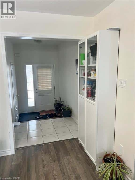 Kitchener — Kitchener - Photo 3 of 21