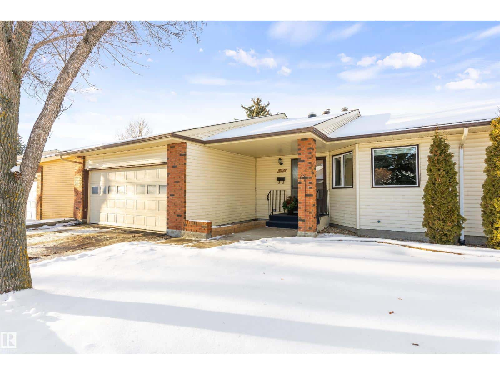 10854 11 AV NW — Edmonton, Alberta - Photo 2 of 47