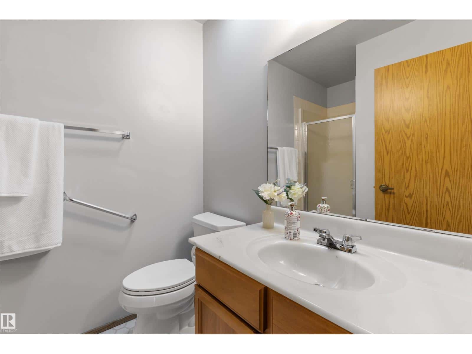 Edmonton — Edmonton - Photo 2 of 47