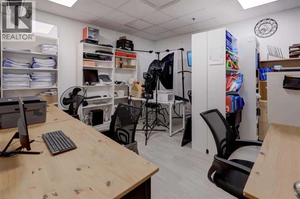 Calgary — Calgary - Photo 3 of 15