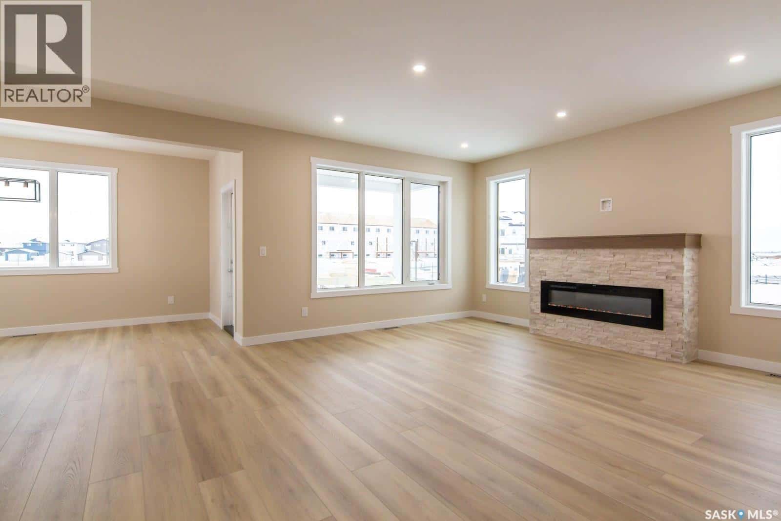 Saskatoon — Saskatoon - Photo 5 of 43