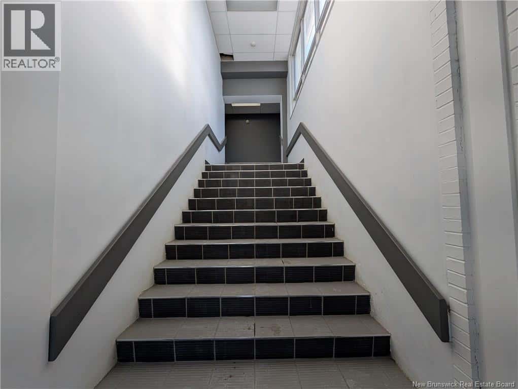 Bathurst — Bathurst - Photo 5 of 23