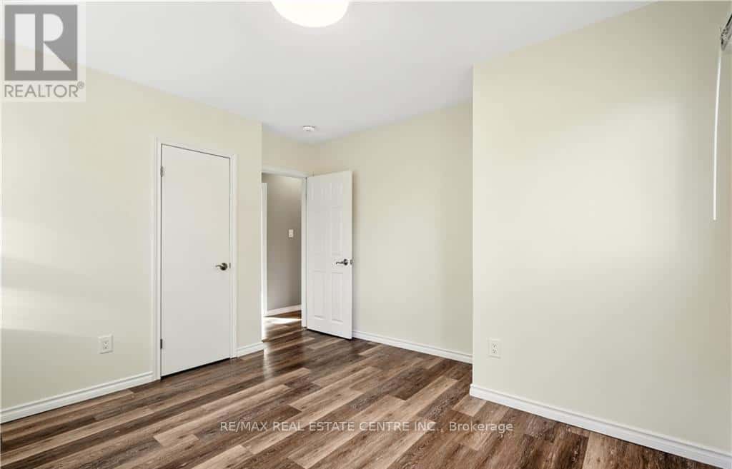 Kitchener — Kitchener - Photo 4 of 19