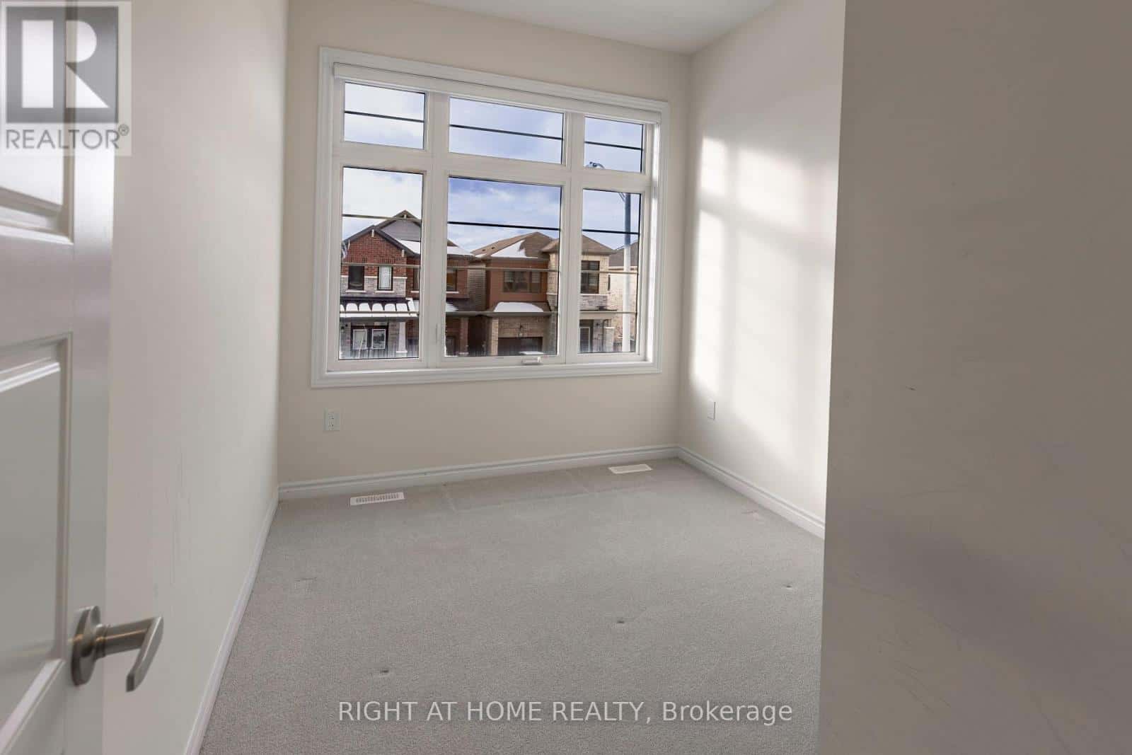 Thorold (Rolling Meadows) — Thorold (Rolling Meadows) - Photo 5 of 45