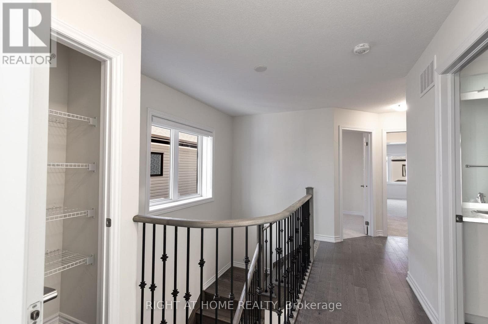 Thorold (Rolling Meadows) — Thorold (Rolling Meadows) - Main photo