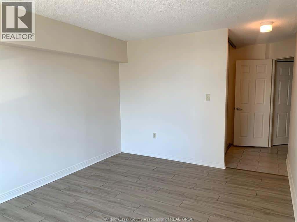 Windsor — Windsor - Photo 2 of 37