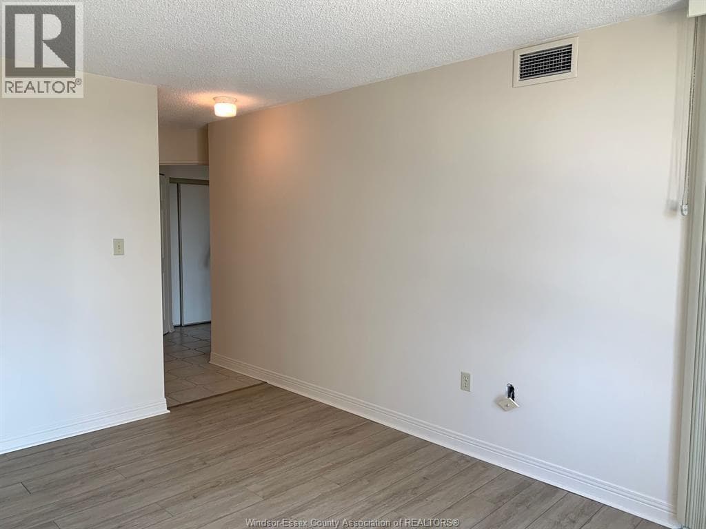 Windsor — Windsor - Main photo