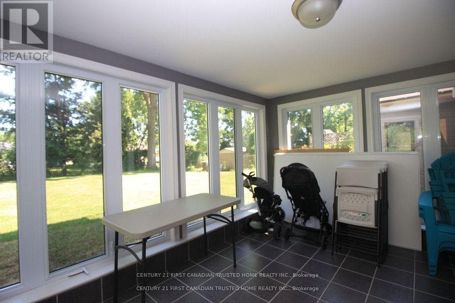 133 DEER PARK CIRCLE W — London North (North P) - Main photo