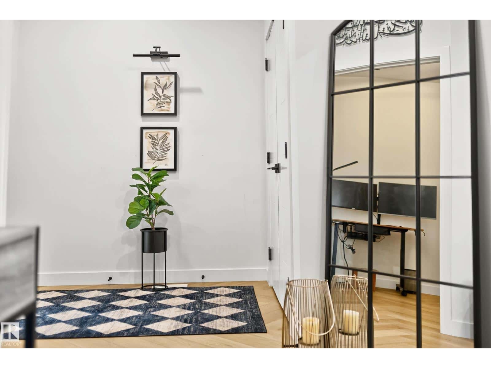 Edmonton — Edmonton - Photo 4 of 68