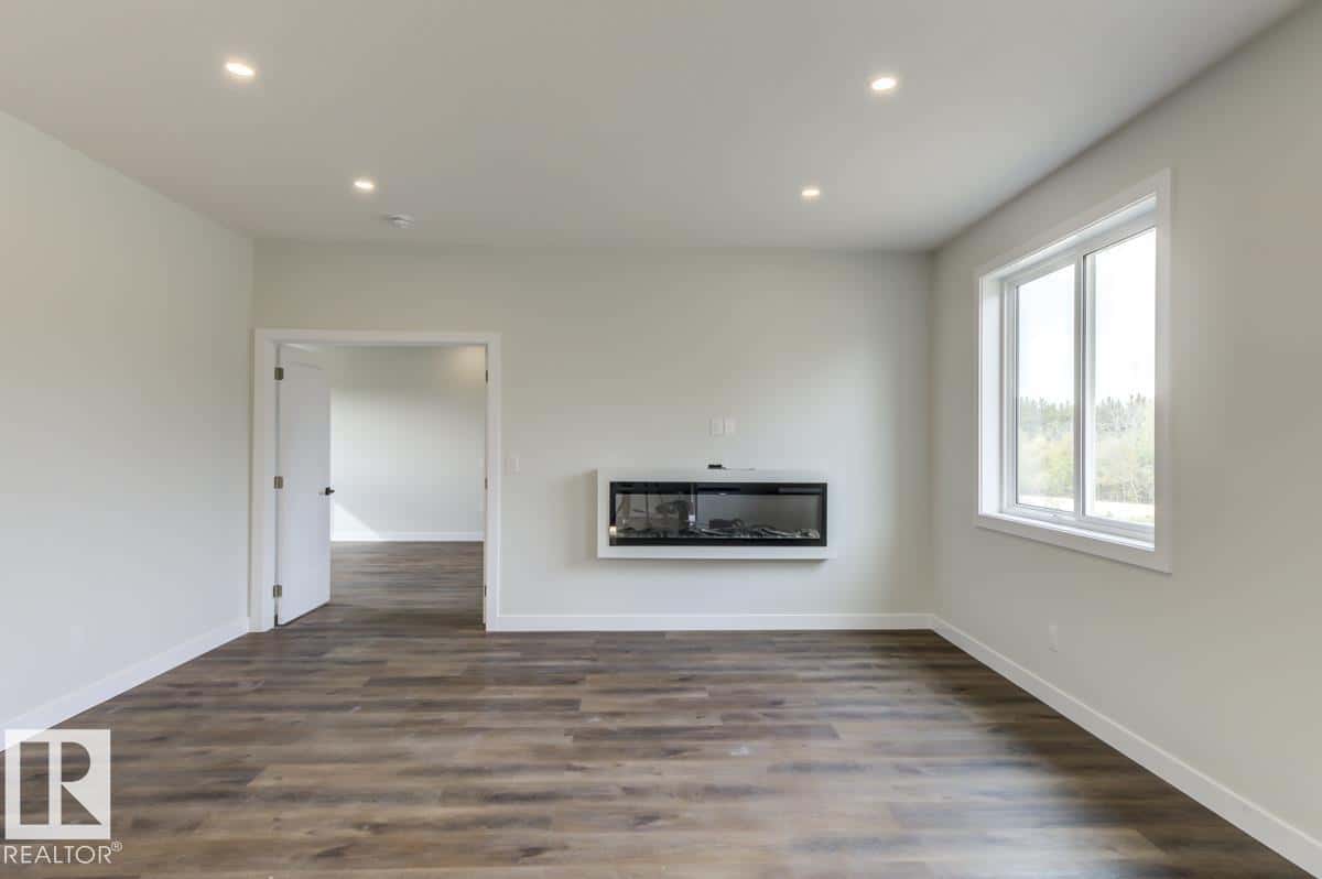 #60 50106 Range Road 200 — Rural Beaver County, Alberta - Photo 2 of 67