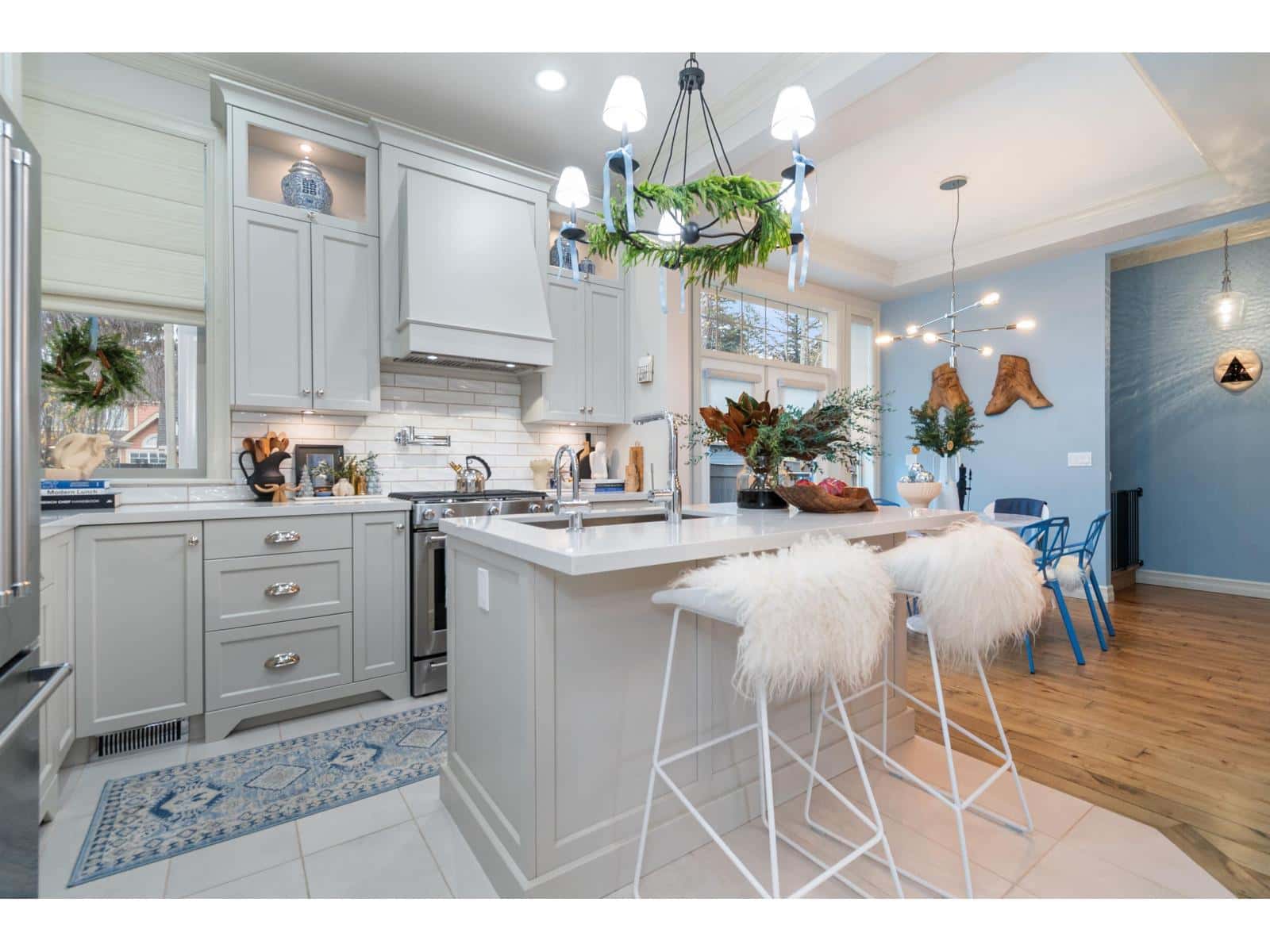 5850 COWICHAN Street