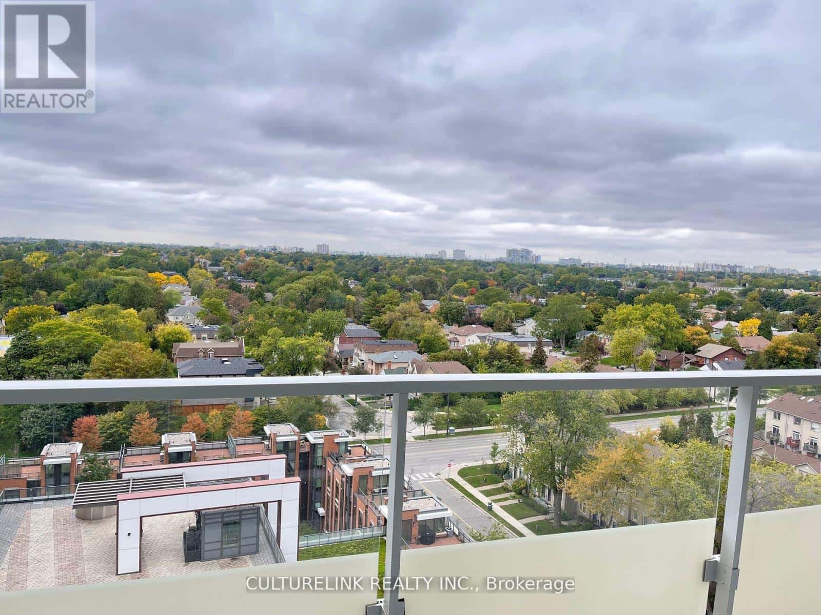 Toronto (Willowdale West) — Toronto (Willowdale West) - Photo 2 of 4