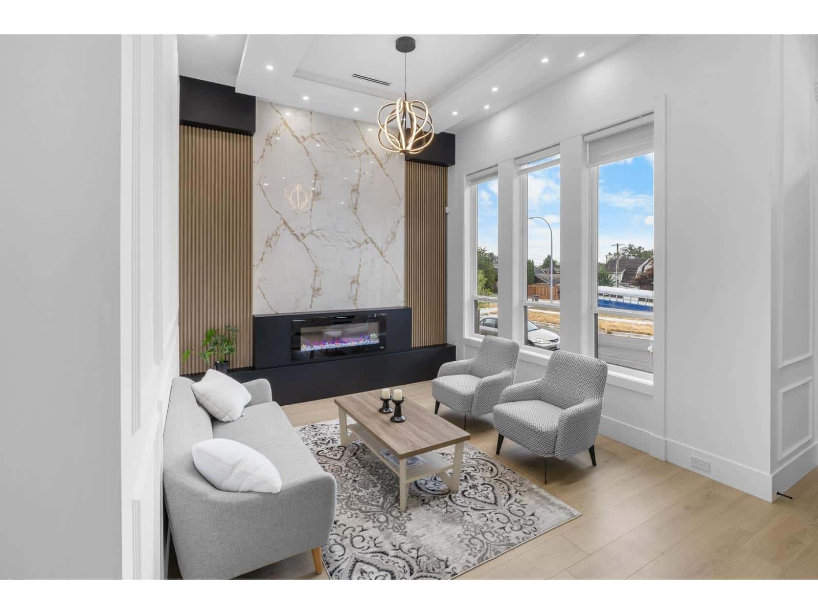 14785 68A AVENUE — Surrey, British Columbia - Photo 2 of 25