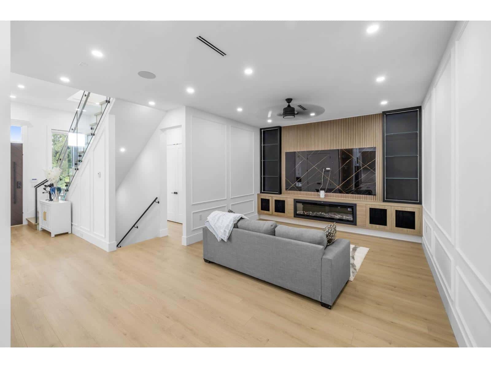 Surrey — Surrey - Photo 3 of 25