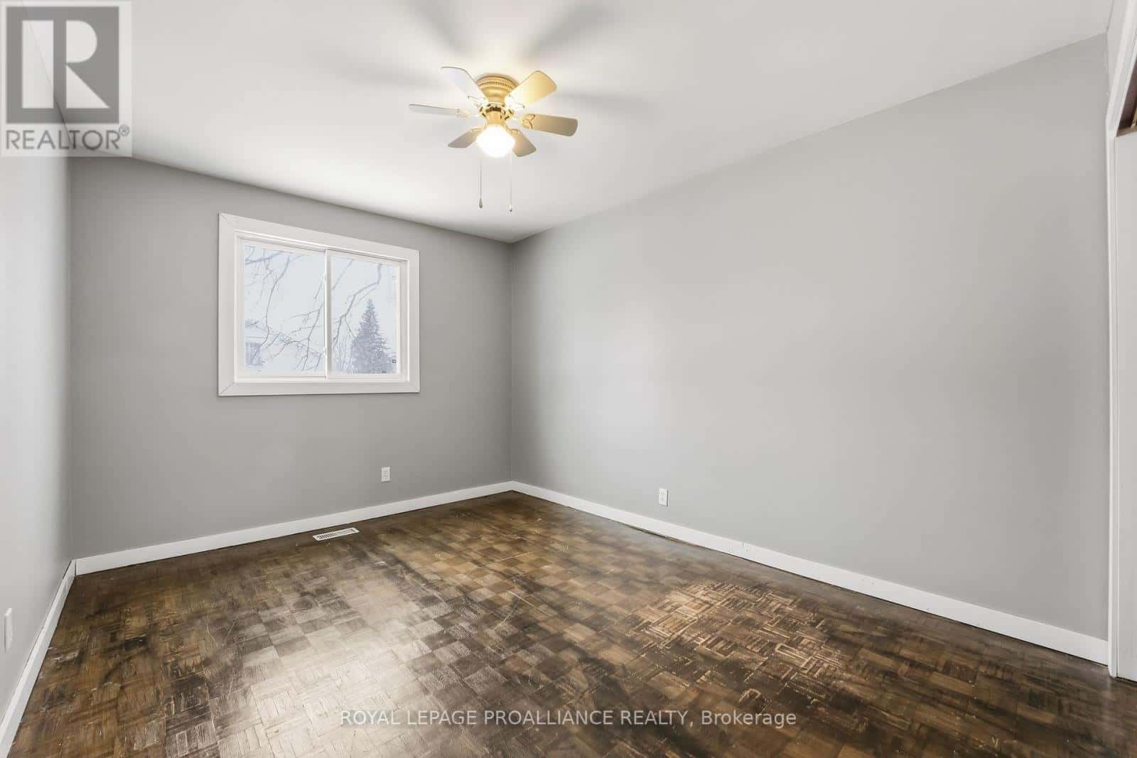 Cobourg — Cobourg - Photo 3 of 27