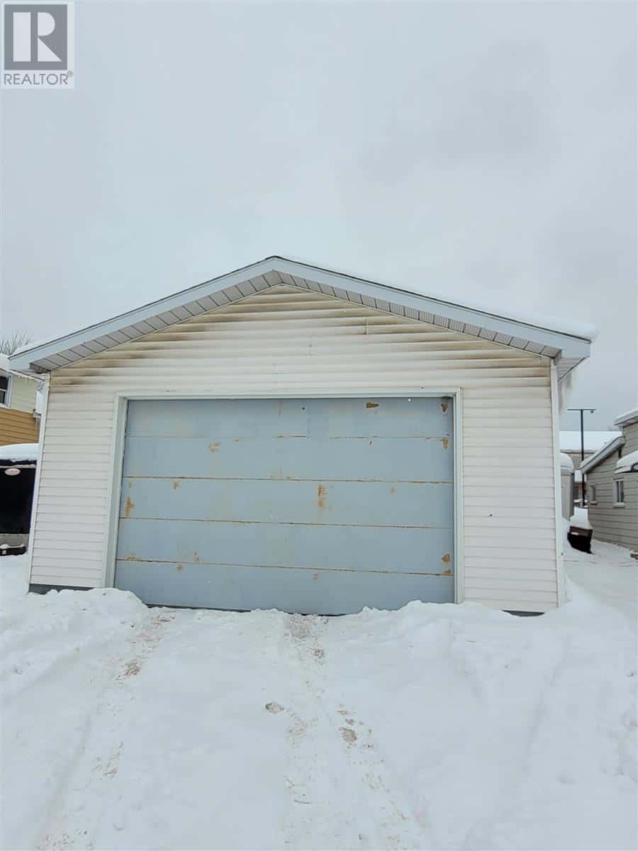 637 Queen ST W — Sault Ste. Marie - Photo 3 of 4