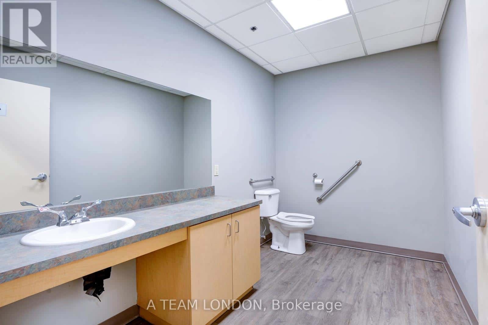 London South (South I) — London South (South I) - Photo 3 of 32