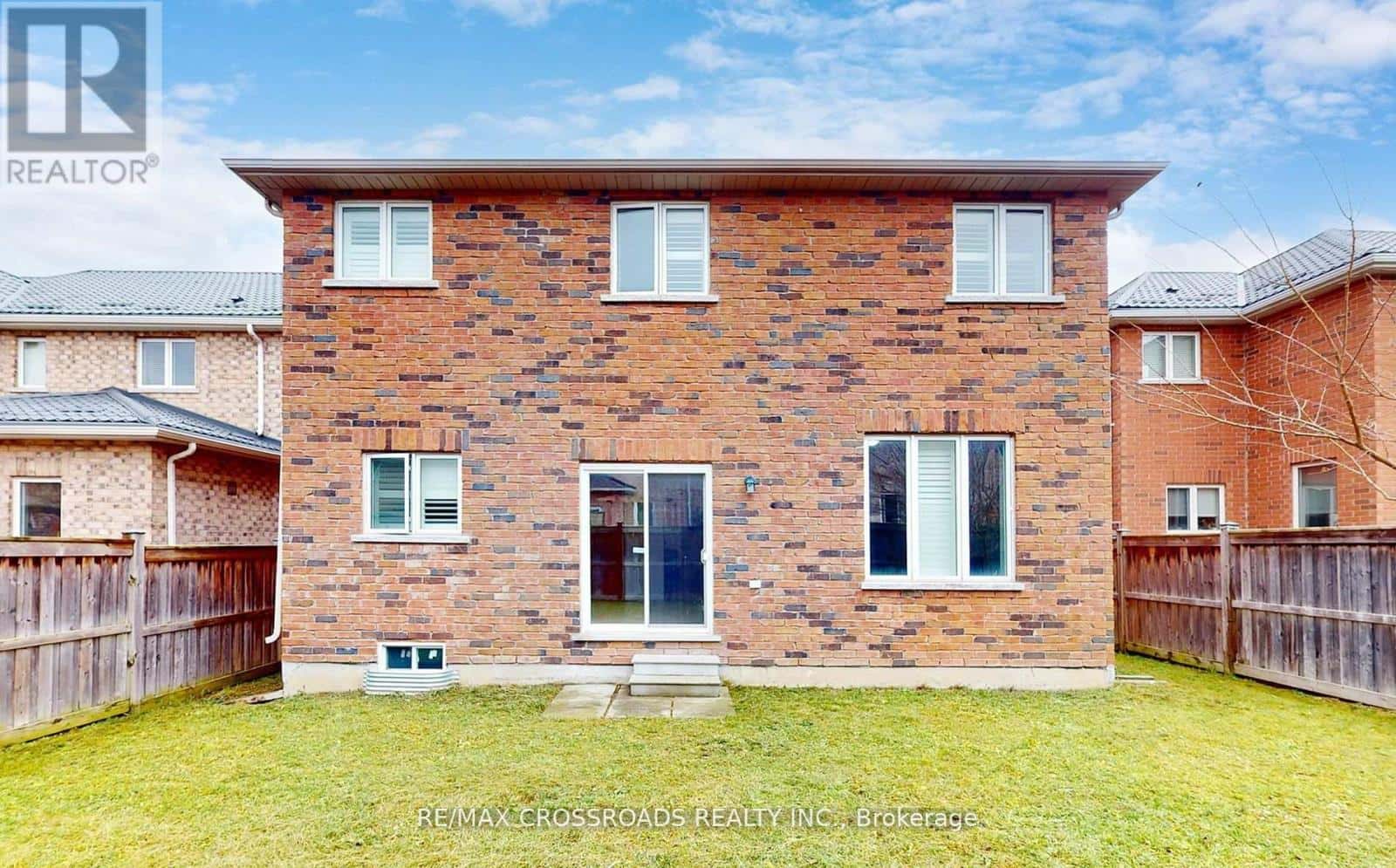 Markham (Wismer) — Markham (Wismer) - Photo 4 of 40