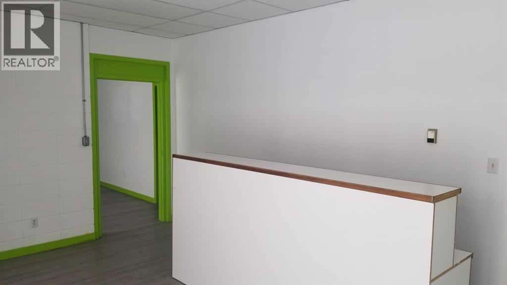 5529 3 Avenue — Edson - Photo 4 of 24