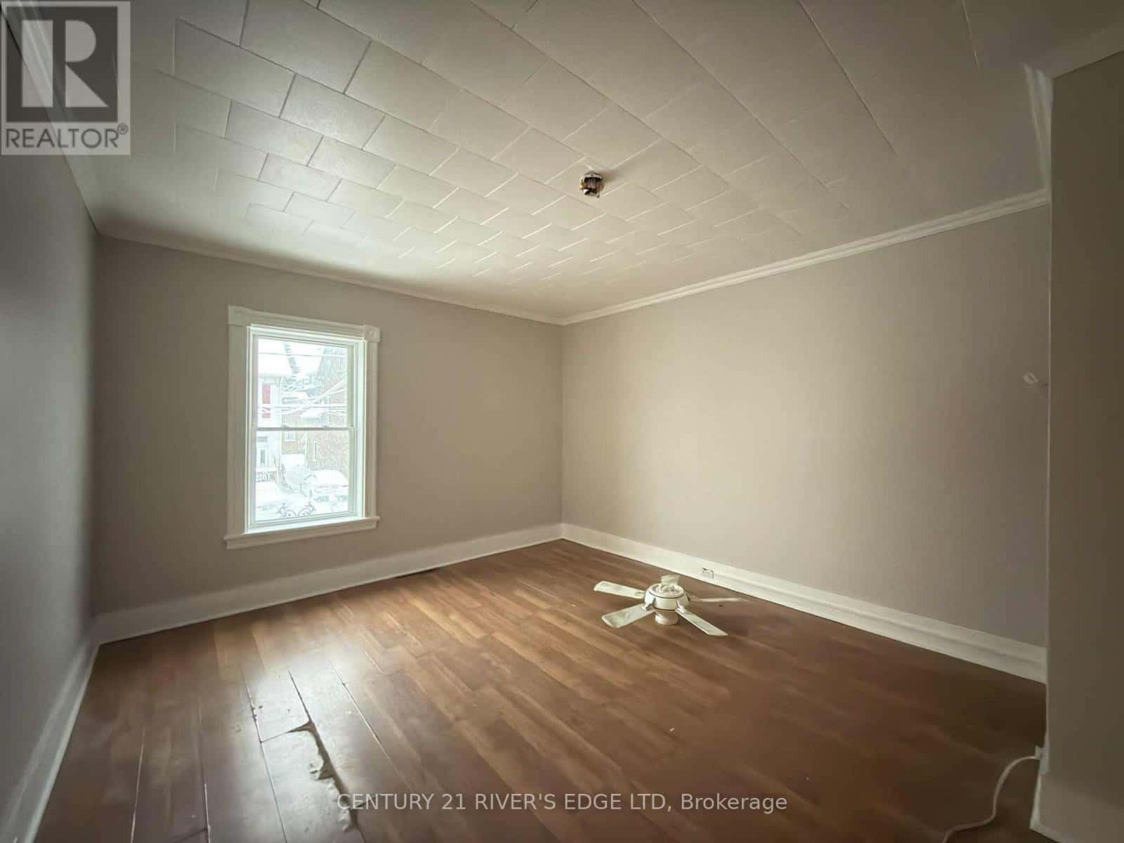 Brockville — Brockville - Photo 4 of 11