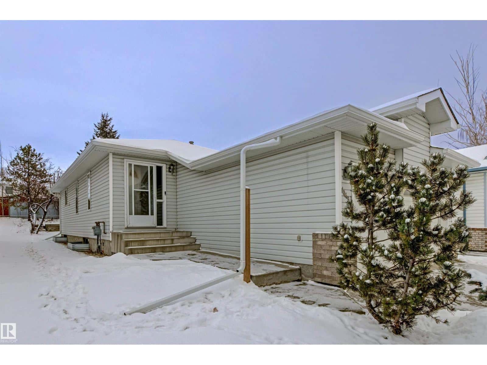 Edmonton — Edmonton - Photo 4 of 27