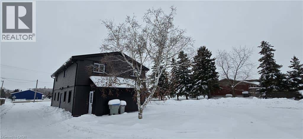 2274 LINE 34 Unit# Upper — Shakespeare - Photo 2 of 23