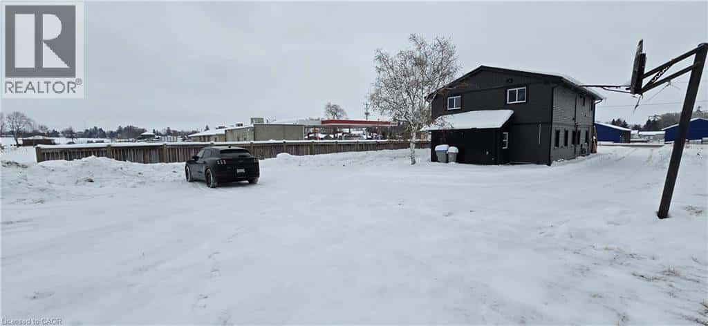 2274 LINE 34 Unit# Upper — Shakespeare - Photo 4 of 23