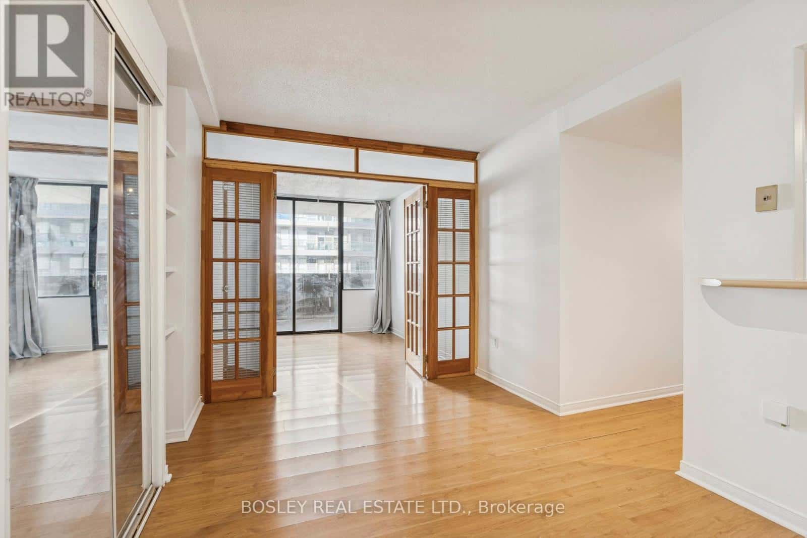 Toronto (University) — Toronto (University) - Photo 4 of 25