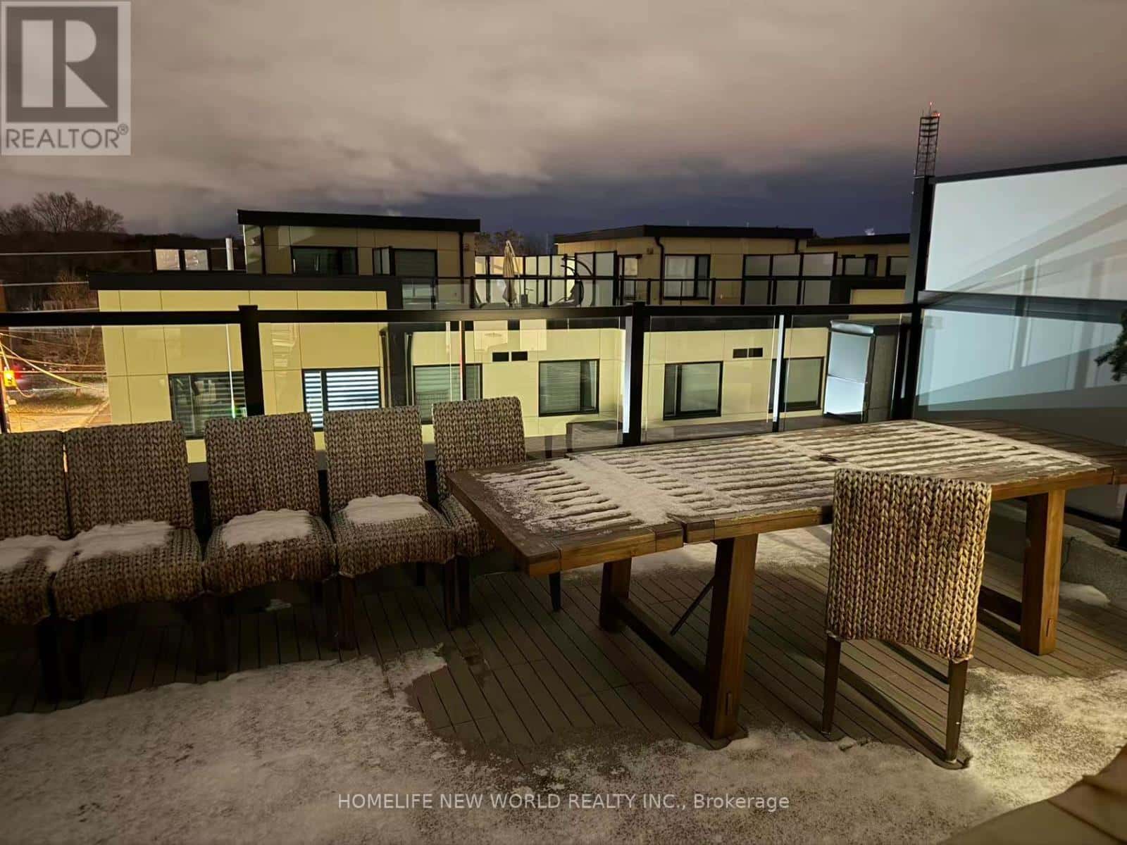 Toronto (Victoria Village) — Toronto (Victoria Village) - Photo 2 of 13