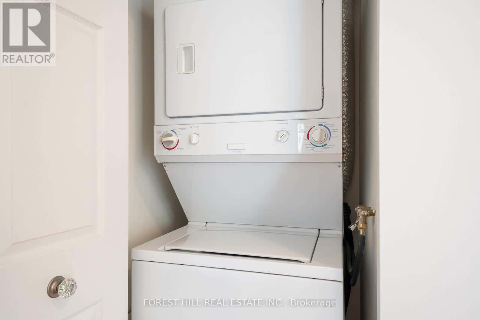 Toronto (Church-Yonge Corridor) — Toronto (Church-Yonge Corridor) - Photo 5 of 30