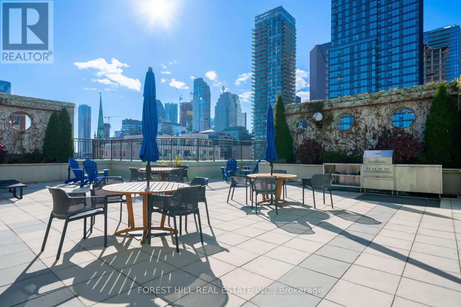 Toronto (Church-Yonge Corridor) — Toronto (Church-Yonge Corridor) - Photo 3 of 30