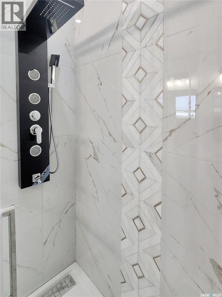 812 Woods CRESCENT — Warman - Main photo