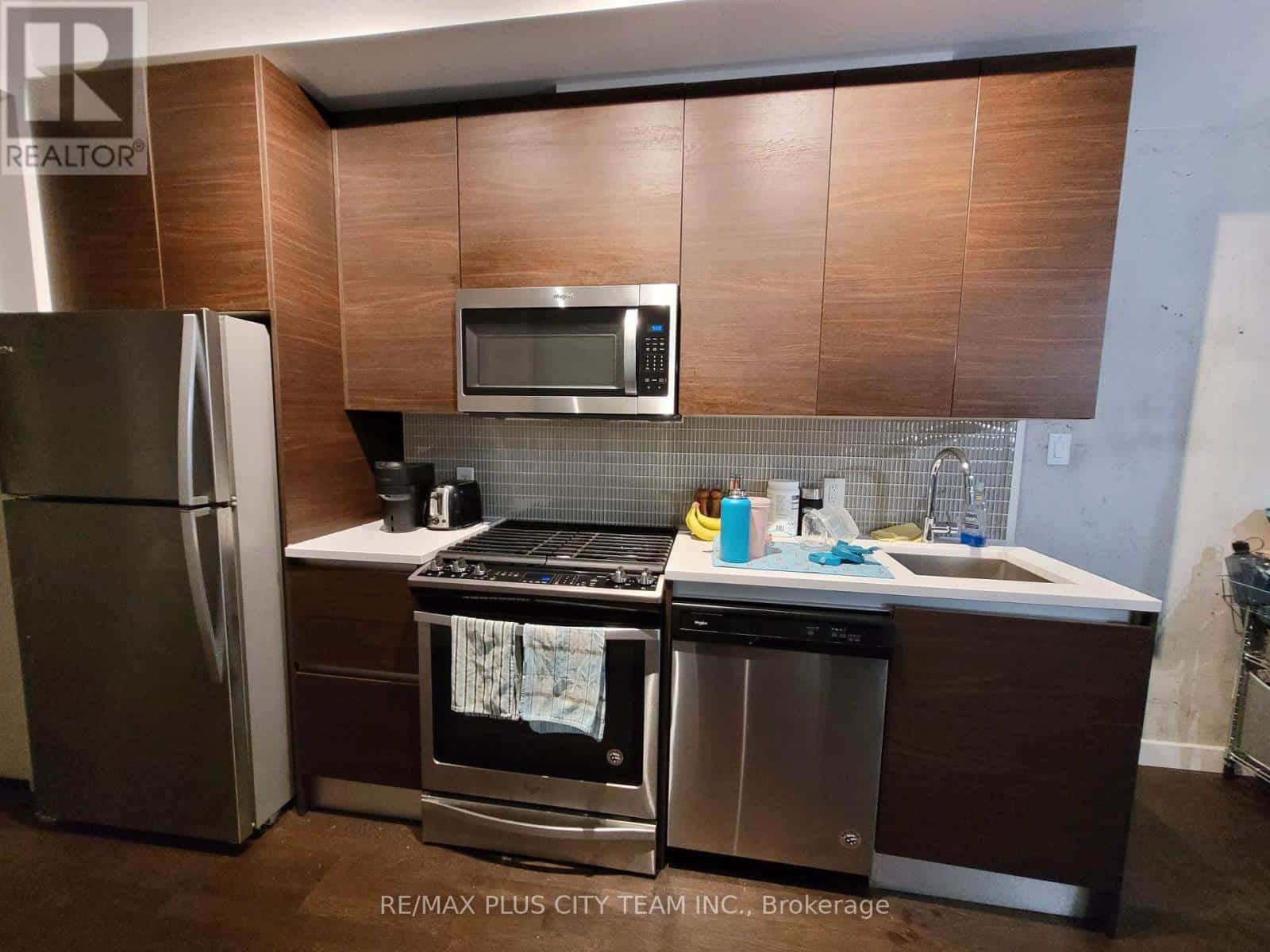 305 - 246 LOGAN AVENUE — Toronto (South Riverdale) - Photo 5 of 18