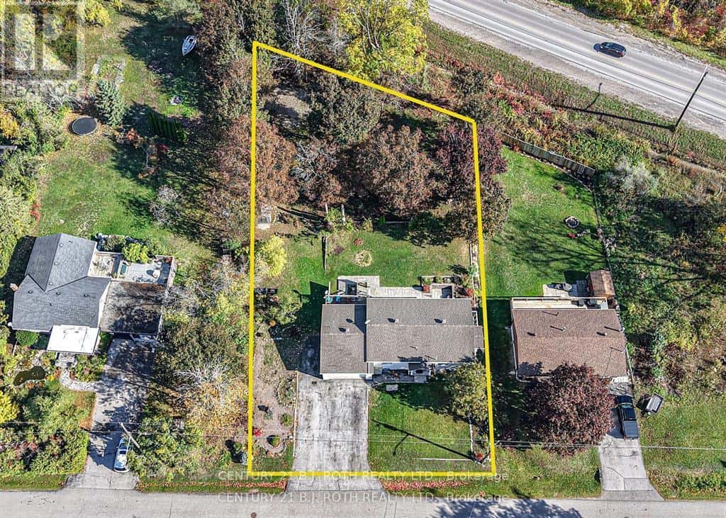 16 FIRST STREET — Orillia, Ontario - Photo 2 of 46