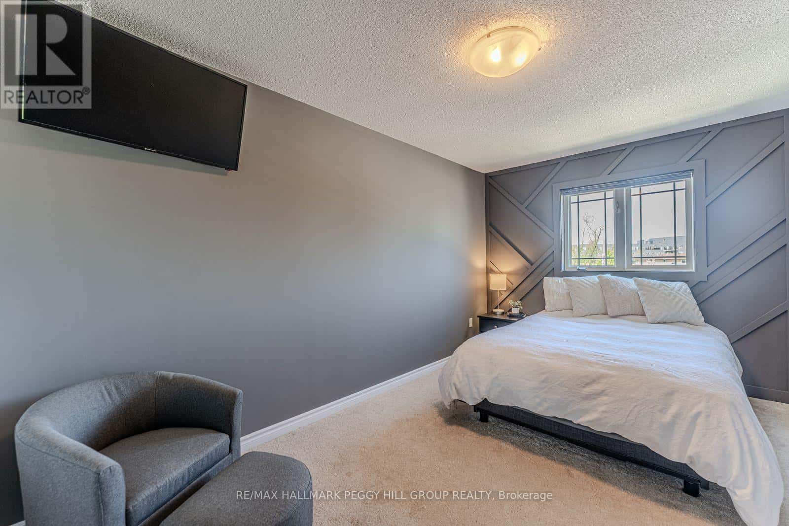 Barrie (Holly) — Barrie (Holly) - Photo 3 of 23