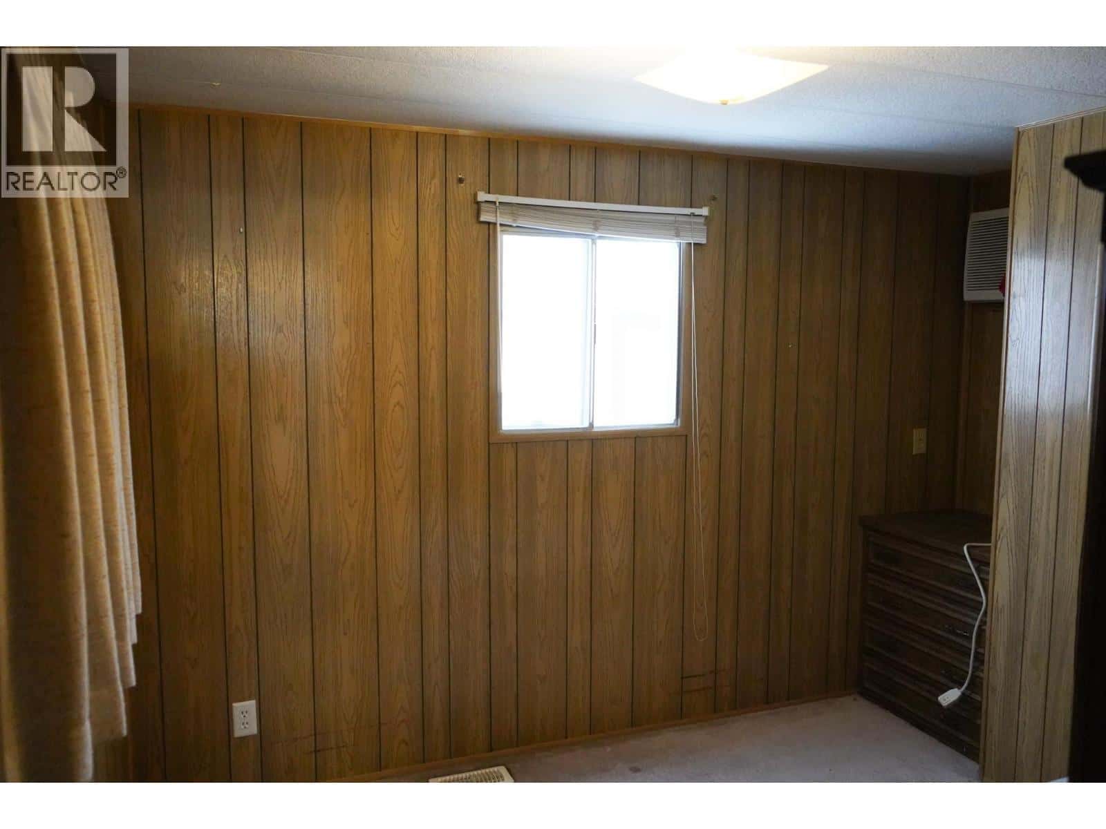 Clinton — Clinton - Photo 4 of 17