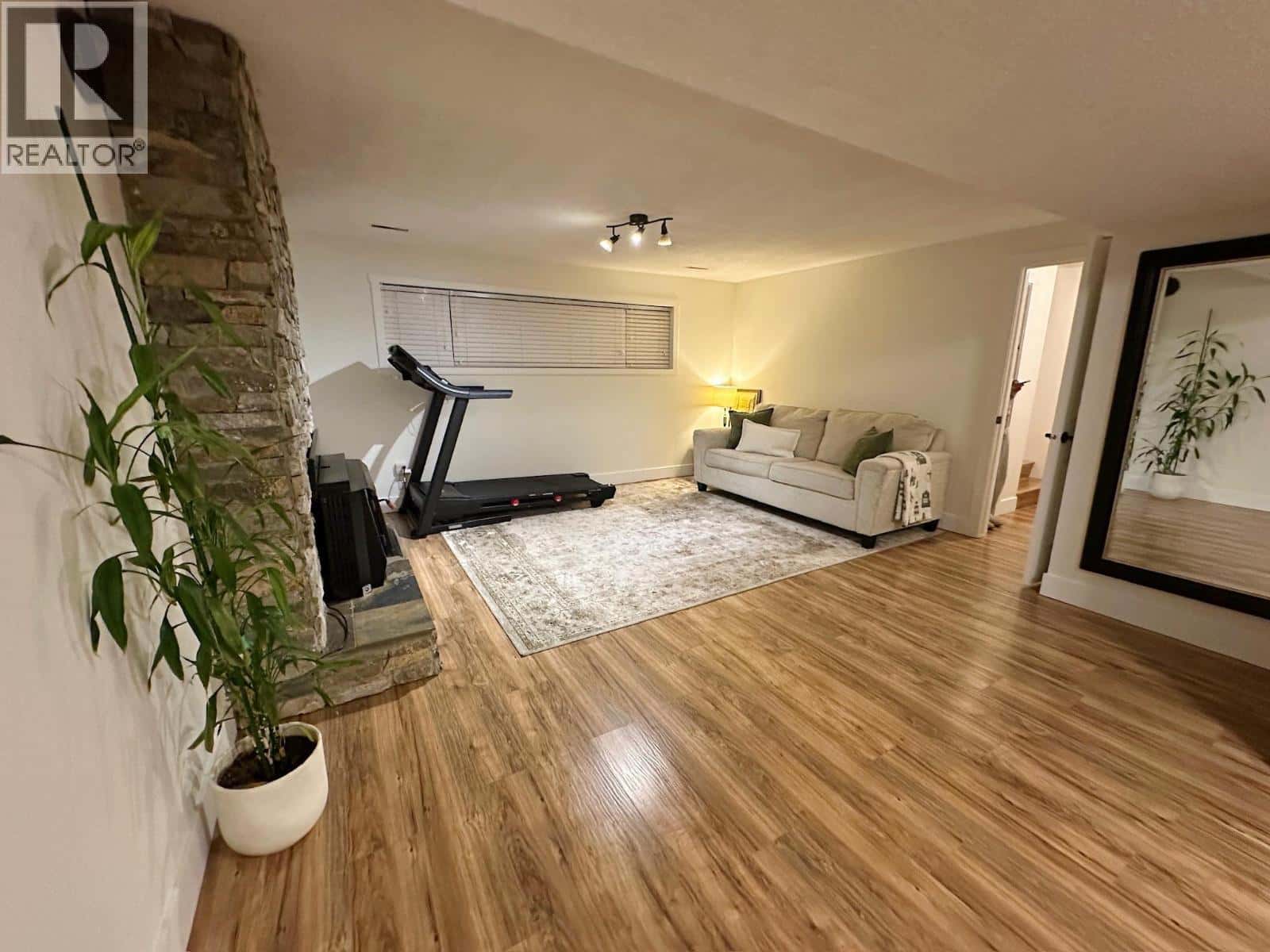 Kelowna — Kelowna - Photo 2 of 52