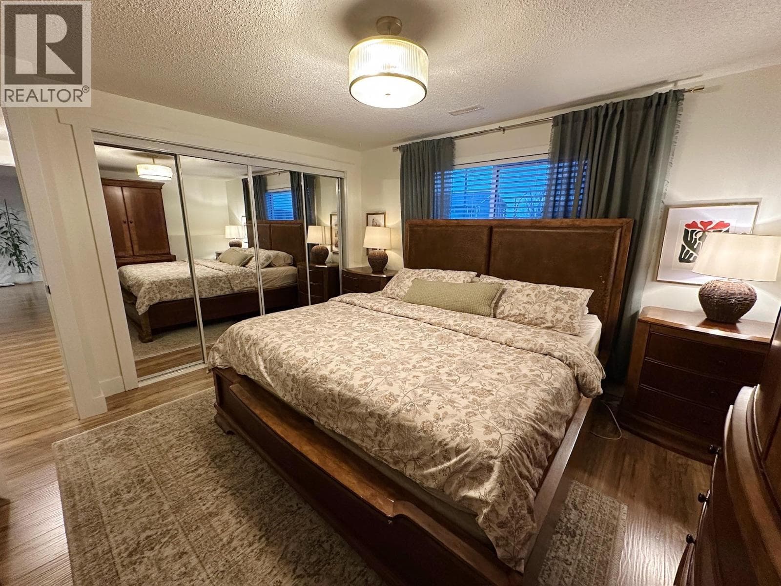 Kelowna — Kelowna - Main photo