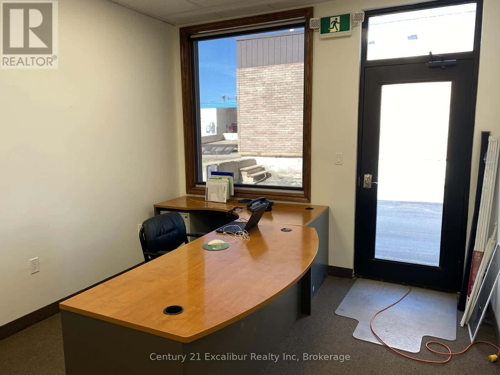 645 ST DAVID STREET N — Centre Wellington (Fergus) - Photo 3 of 3