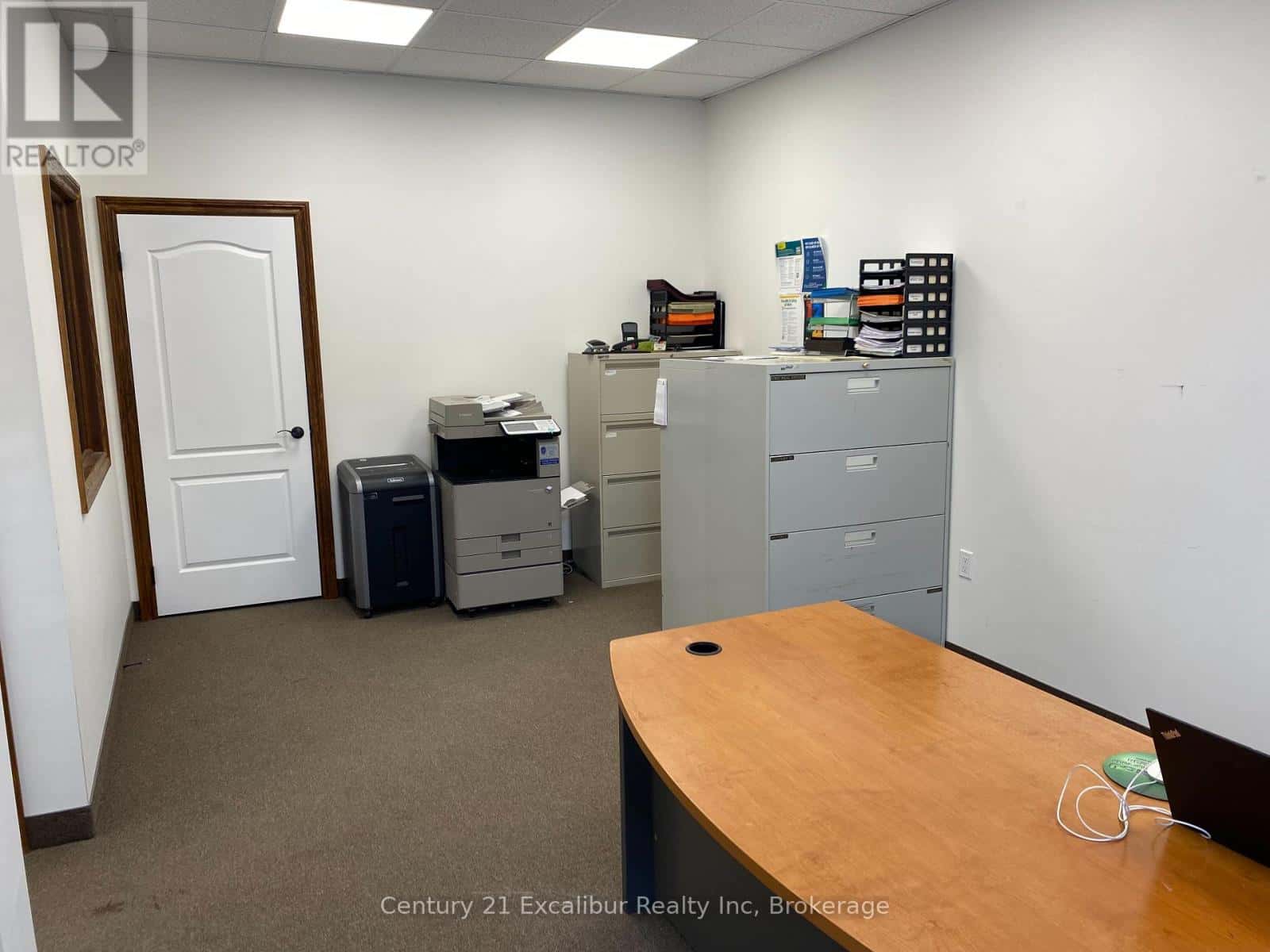 645 ST DAVID STREET N — Centre Wellington (Fergus) - Photo 2 of 3