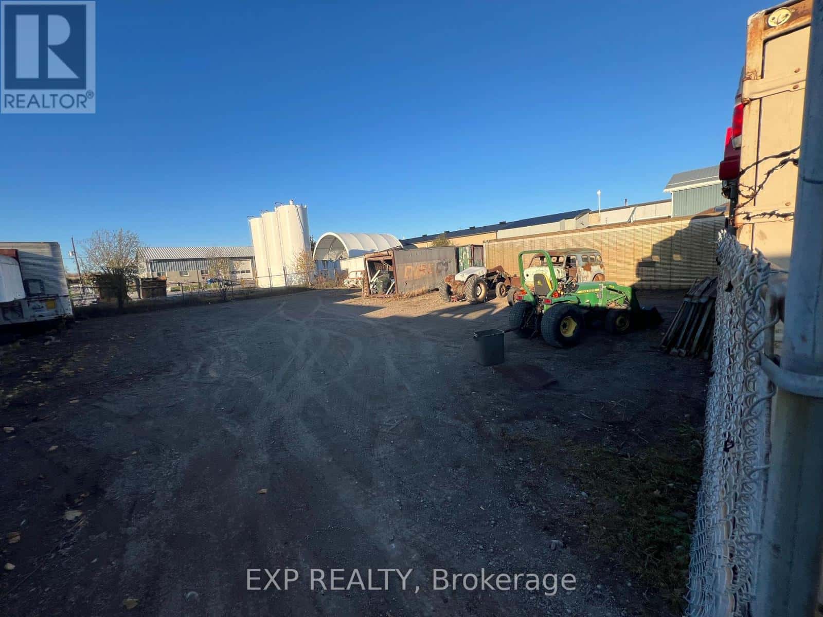 Clarington (Courtice) — Clarington (Courtice) - Photo 4 of 5