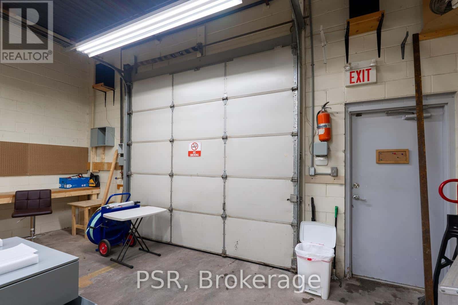 12 - 2 MARCONI COURT — Caledon (Bolton West) - Photo 2 of 11