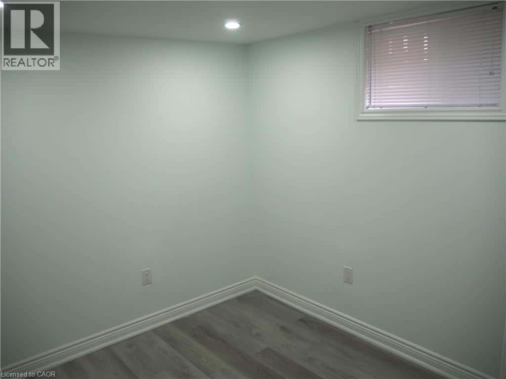 Hamilton — Hamilton - Photo 4 of 18