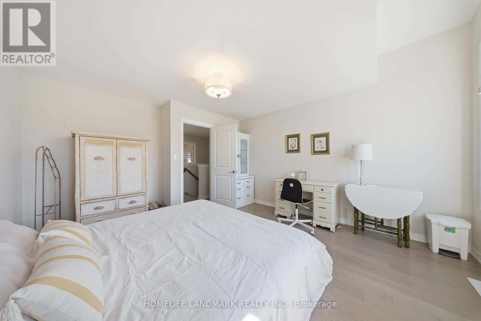 49 MONARCH STREET — Welland (Coyle Creek) - Photo 4 of 35