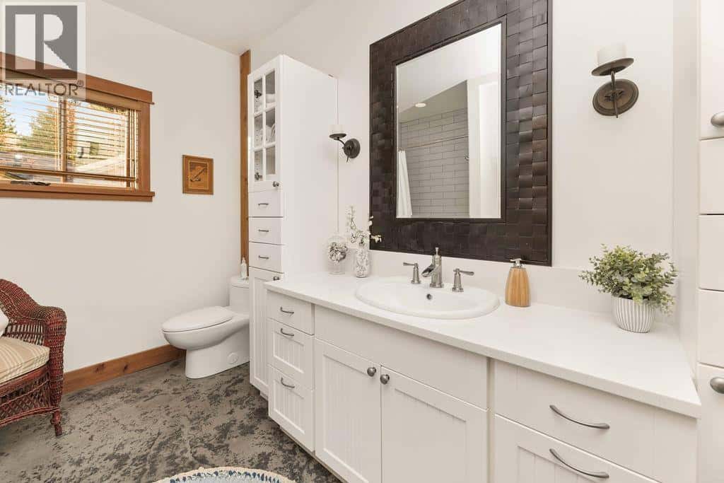 Roberts Creek — Roberts Creek - Photo 2 of 40