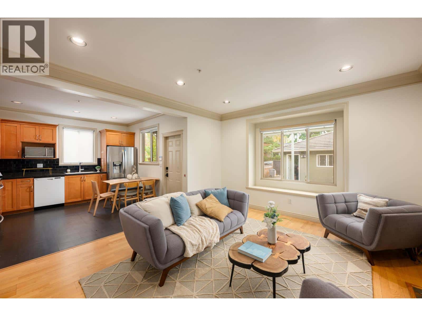 7949 MONTCALM STREET — Vancouver - Photo 4 of 34